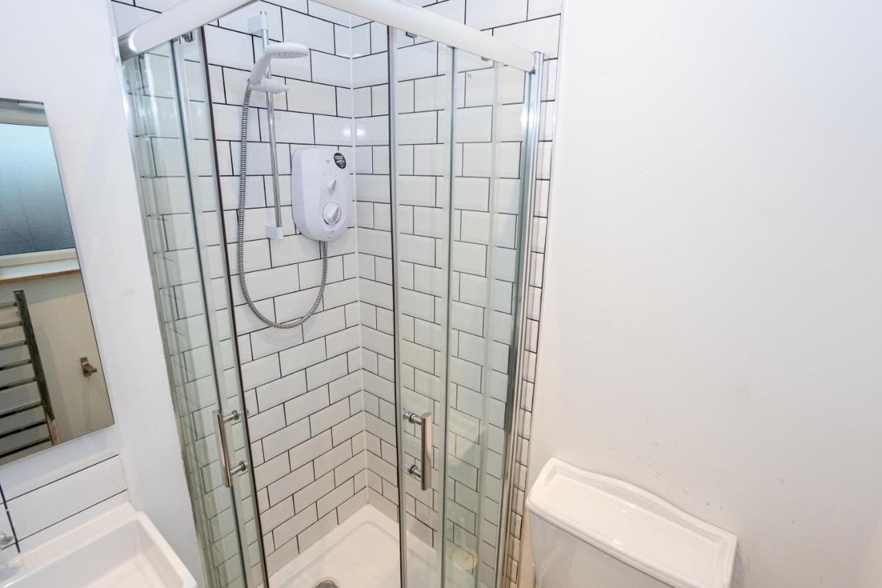 Pillo Rooms Serviced Apartments - Salford Manchester Esterno foto